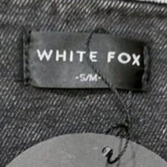 💥HOT ITEM💥 White Fox Boutique Summer Denim Romper in Black Acid - Picture 10 of 12